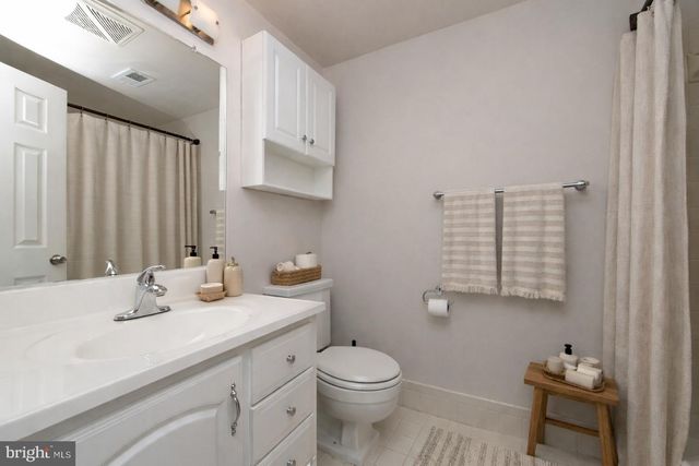 125-1 ECHELON RD, Voorhees, NJ 08043