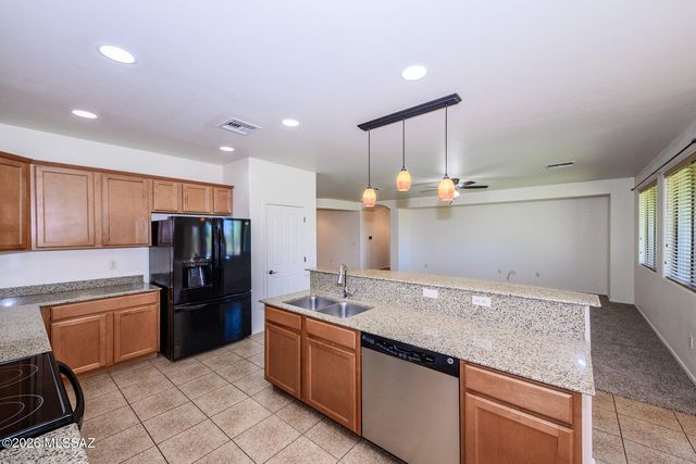 7574 E Autumn Leaf Drive, Tucson, AZ 85756
