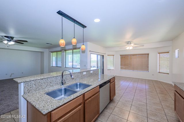 7574 E Autumn Leaf Drive, Tucson, AZ 85756