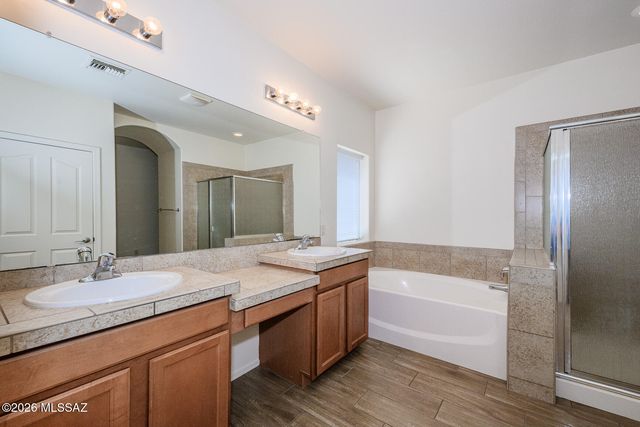 7574 E Autumn Leaf Drive, Tucson, AZ 85756