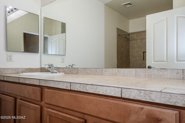 7574 E Autumn Leaf Drive, Tucson, AZ 85756