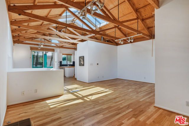 656 Angelus Place, Los Angeles, CA 90291