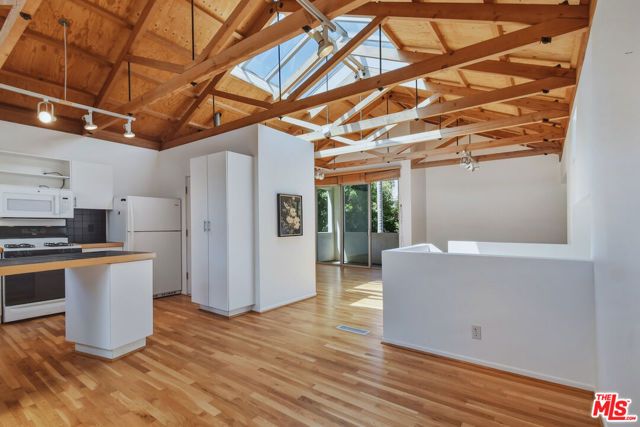 656 Angelus Place, Los Angeles, CA 90291