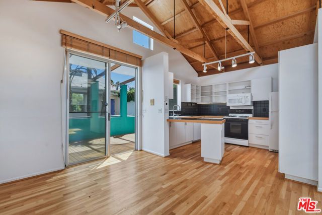656 Angelus Place, Los Angeles, CA 90291