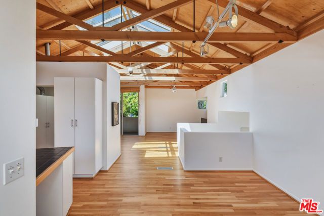 656 Angelus Place, Los Angeles, CA 90291