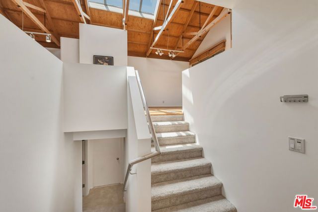 656 Angelus Place, Los Angeles, CA 90291