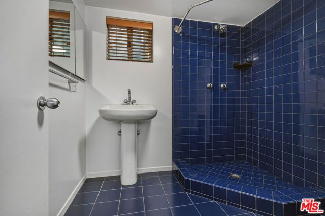 656 Angelus Place, Los Angeles, CA 90291