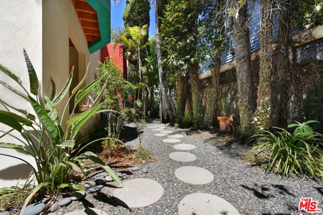 656 Angelus Place, Los Angeles, CA 90291