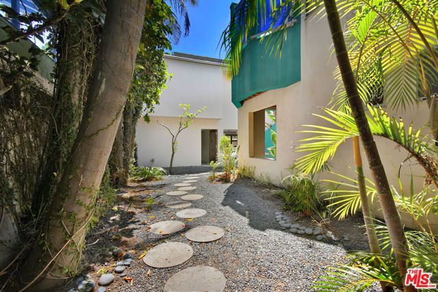 656 Angelus Place, Los Angeles, CA 90291