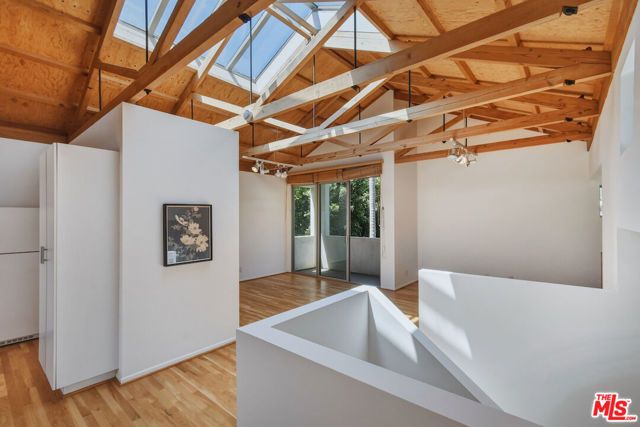 656 Angelus Place, Los Angeles, CA 90291