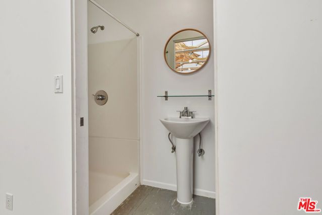 656 Angelus Place, Los Angeles, CA 90291