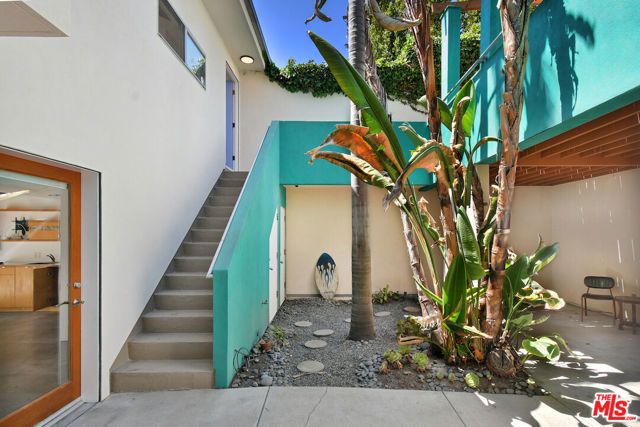 656 Angelus Place, Los Angeles, CA 90291