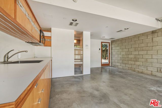 656 Angelus Place, Los Angeles, CA 90291