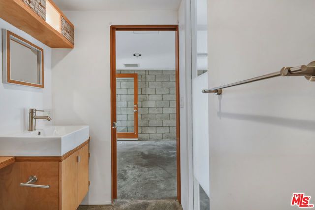 656 Angelus Place, Los Angeles, CA 90291