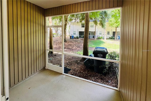 207 GOLDEN POND COURT, Valrico, FL 33594