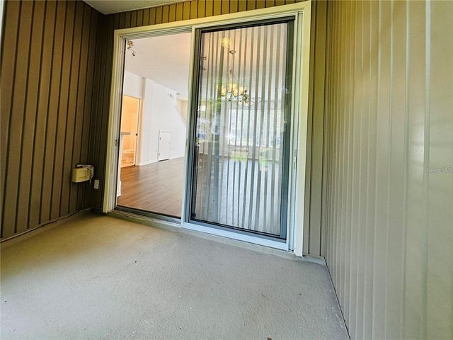 207 GOLDEN POND COURT, Valrico, FL 33594