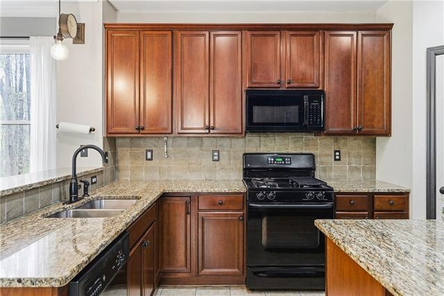 3615 High Battery Bluff NW, Acworth, GA 30101