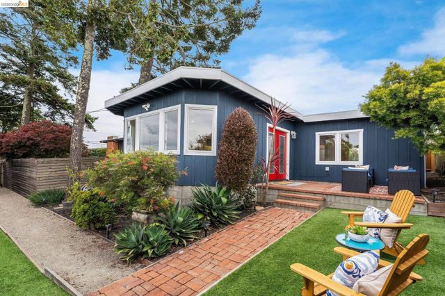 1635 Aqua Vista Rd, Richmond, CA 94805