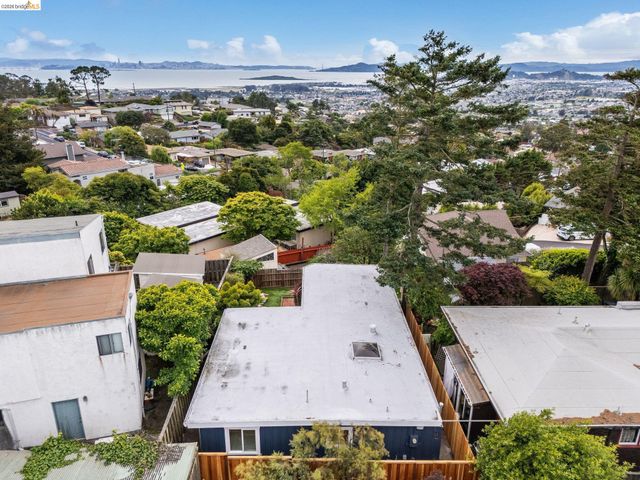 1635 Aqua Vista Rd, Richmond, CA 94805
