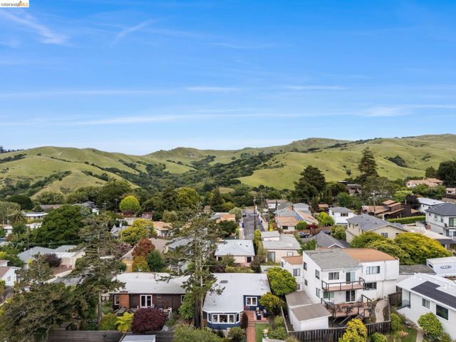1635 Aqua Vista Rd, Richmond, CA 94805