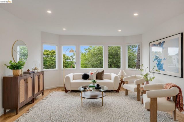 1635 Aqua Vista Rd, Richmond, CA 94805