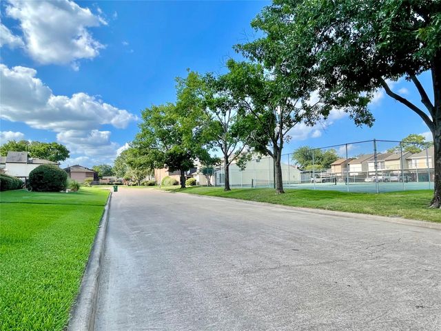 7840 Bateman Lane, Houston, TX 77088