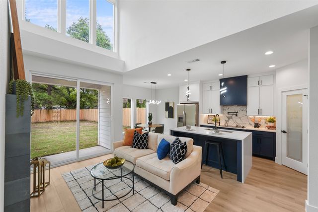 2312 Stoneman Street, Dallas, TX 75215