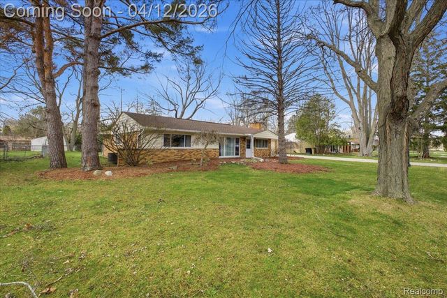 2455 Ivanhoe Drive, West Bloomfield Charter Township, MI 48324