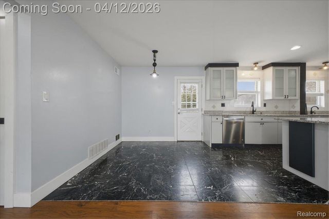 2455 Ivanhoe Drive, West Bloomfield Charter Township, MI 48324