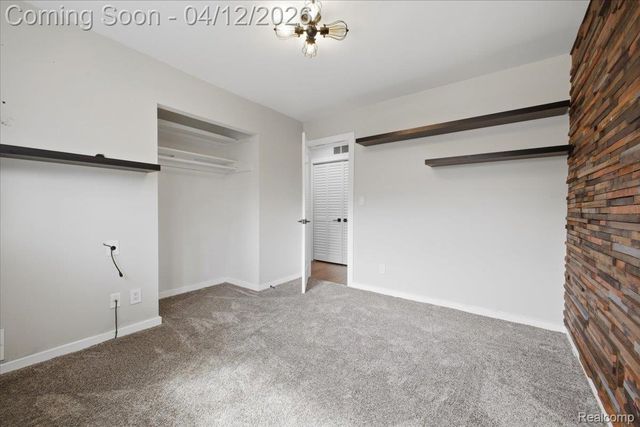 2455 Ivanhoe Drive, West Bloomfield Charter Township, MI 48324