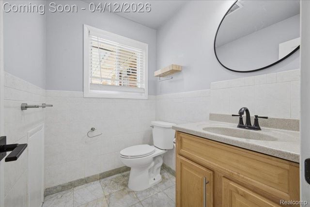 2455 Ivanhoe Drive, West Bloomfield Charter Township, MI 48324