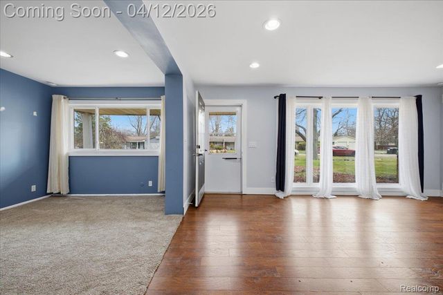 2455 Ivanhoe Drive, West Bloomfield Charter Township, MI 48324