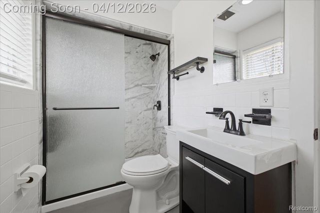 2455 Ivanhoe Drive, West Bloomfield Charter Township, MI 48324