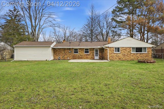 2455 Ivanhoe Drive, West Bloomfield Charter Township, MI 48324