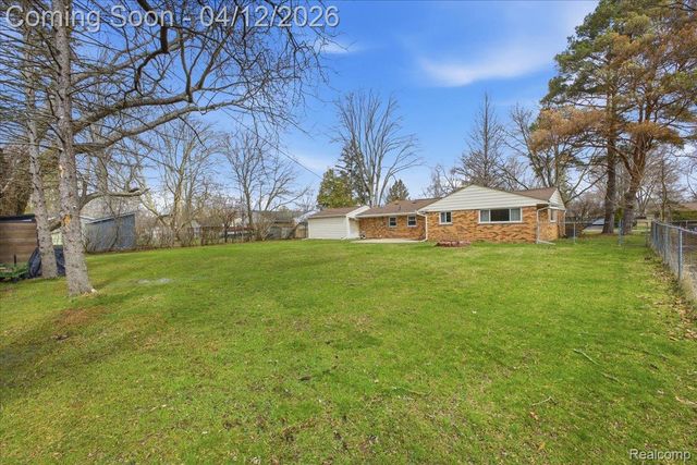 2455 Ivanhoe Drive, West Bloomfield Charter Township, MI 48324