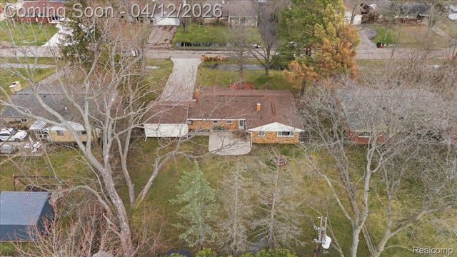 2455 Ivanhoe Drive, West Bloomfield Charter Township, MI 48324