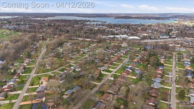 2455 Ivanhoe Drive, West Bloomfield Charter Township, MI 48324