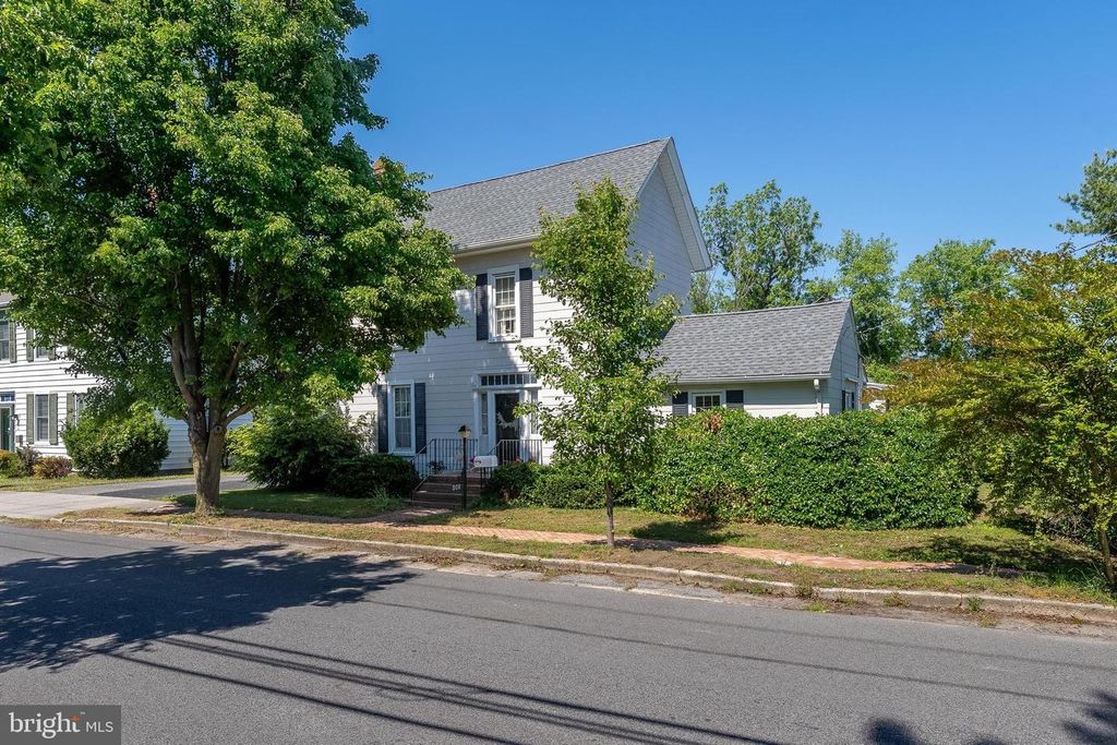 Image 1 of property listing at 208 S S WASHINGTON ST, Snow Hill, MD 21863