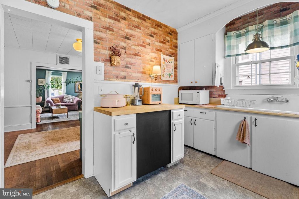 Image 19 of property listing at 208 S S WASHINGTON ST, Snow Hill, MD 21863