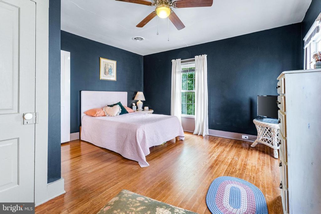Image 25 of property listing at 208 S S WASHINGTON ST, Snow Hill, MD 21863