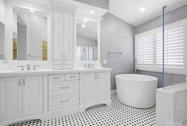 34 Laconia, Irvine, CA 92614