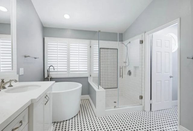 34 Laconia, Irvine, CA 92614