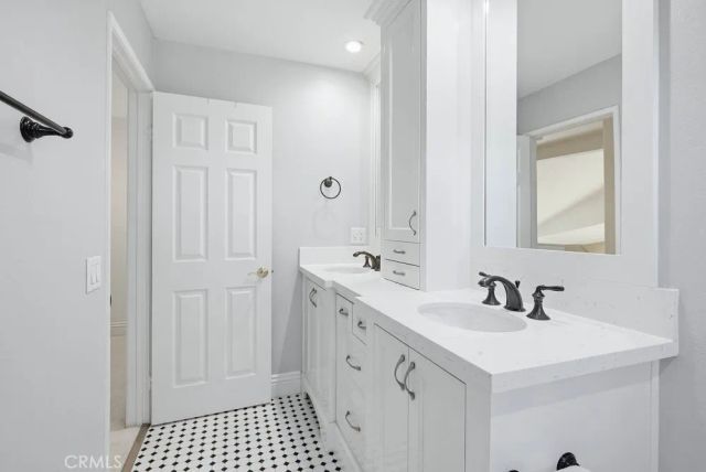 34 Laconia, Irvine, CA 92614