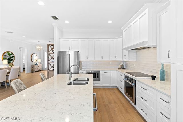 10240 Gator Bay CT, Naples, FL 34120