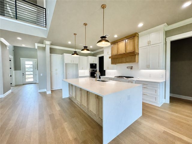 3600 Bearpaw Path, Bentonville, AR 72712