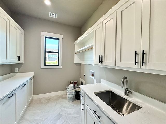 3600 Bearpaw Path, Bentonville, AR 72712