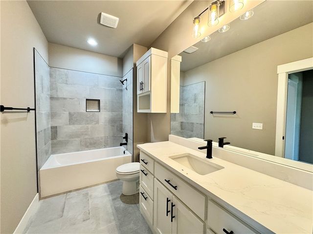 3600 Bearpaw Path, Bentonville, AR 72712
