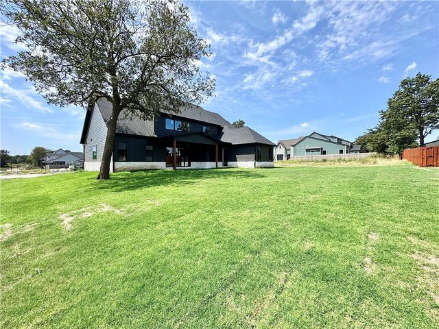 3600 Bearpaw Path, Bentonville, AR 72712