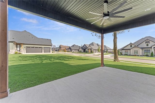 3600 Bearpaw Path, Bentonville, AR 72712