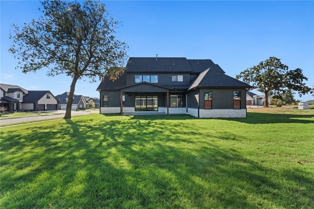 3600 Bearpaw Path, Bentonville, AR 72712
